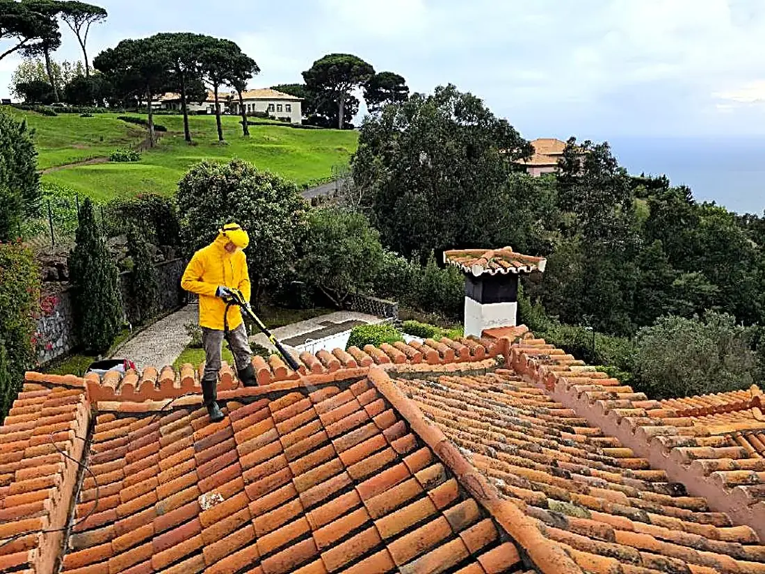 Manutenção Sazonal: Preparar o Telhado para o Inverno Imagem de capa: Manutenção Sazonal: Preparar o Telhado para o Inverno