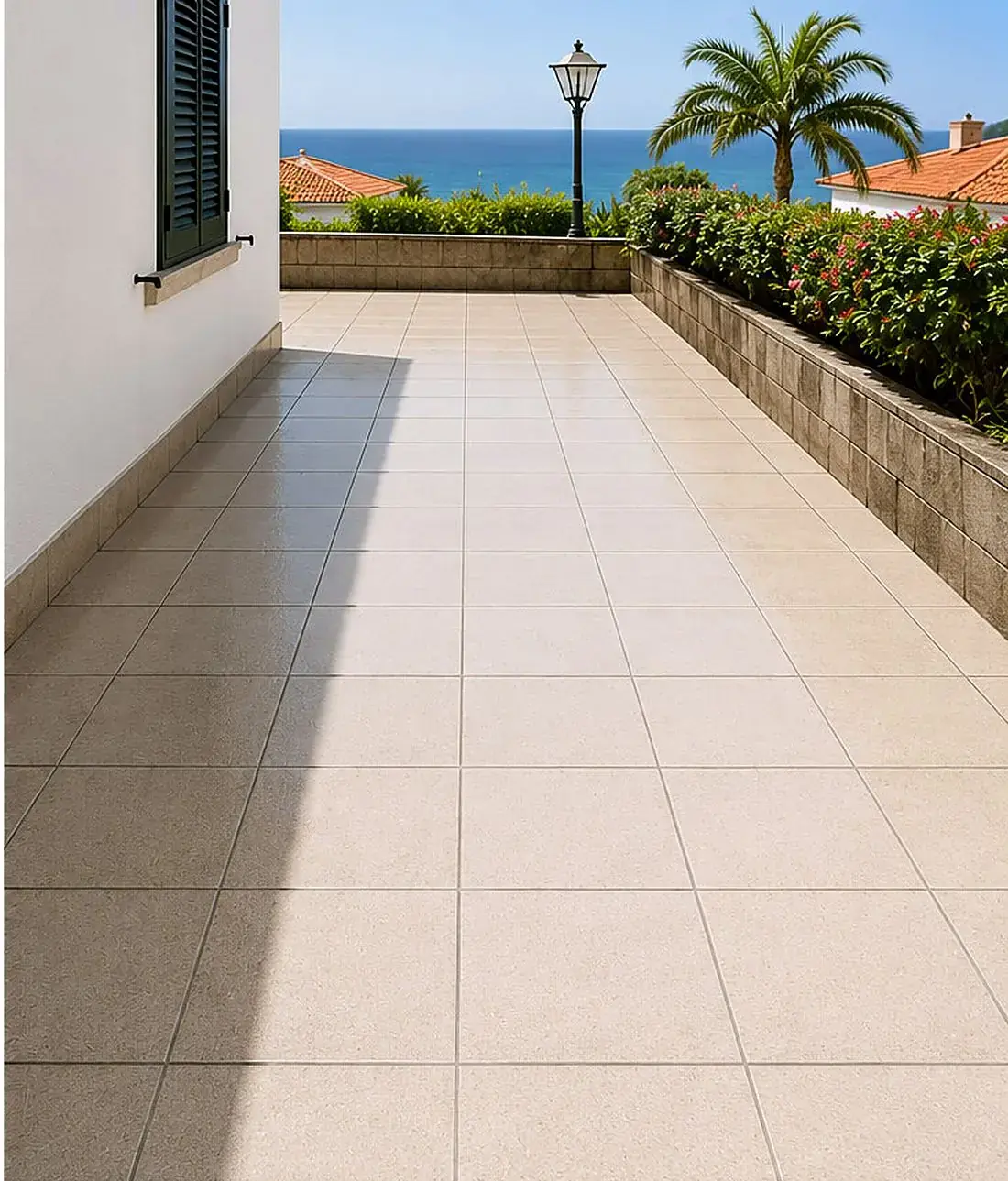 Pavimento exterior depois da limpeza em Santa Cruz, Madeira